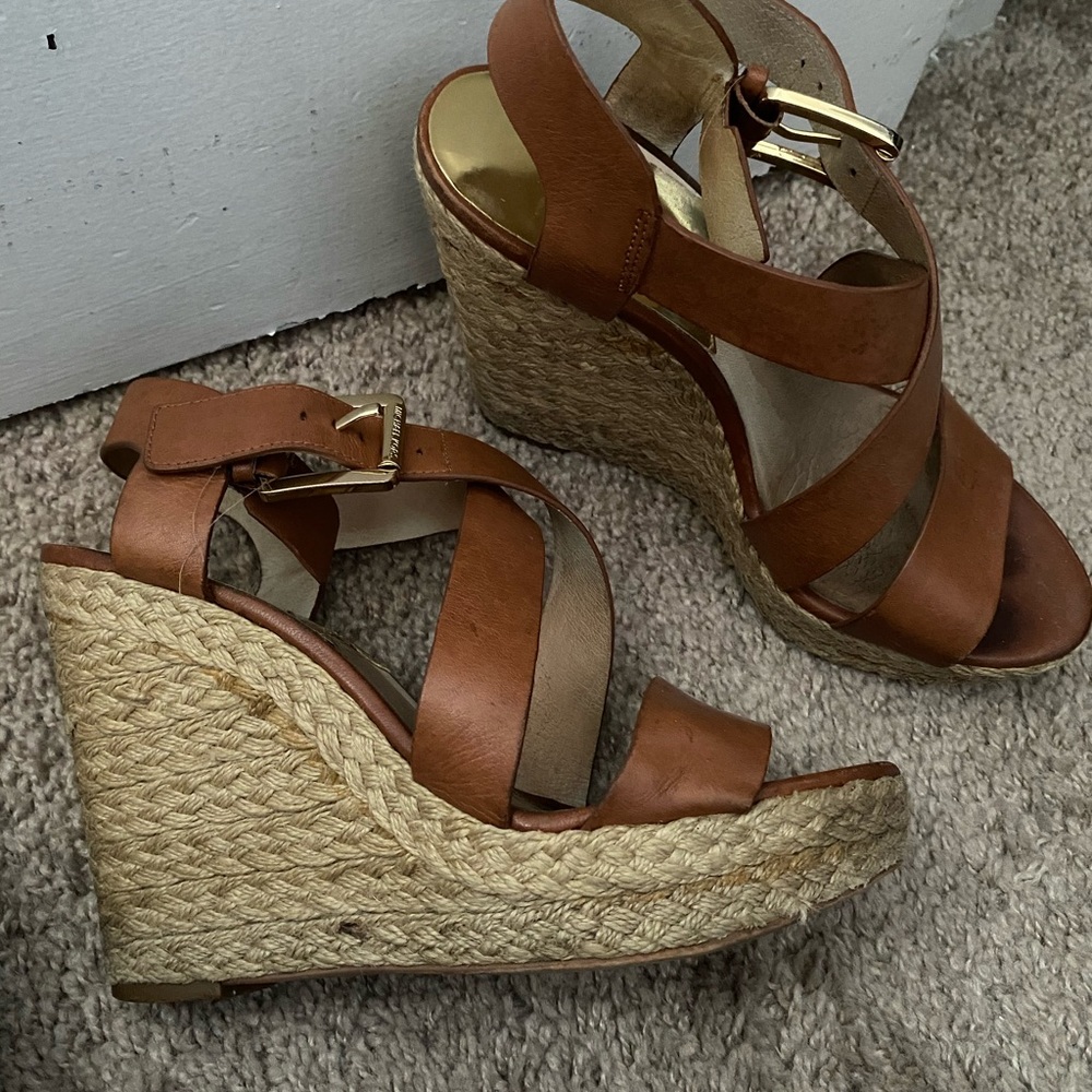 Brown casual wedges